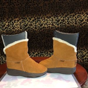 Sketchers tone up boots